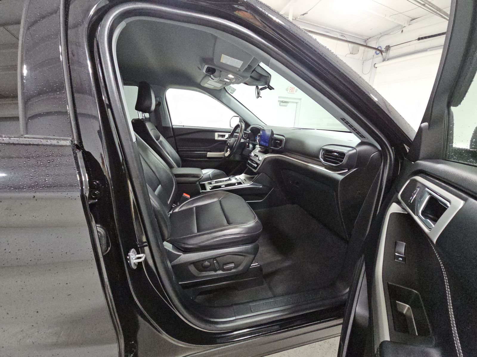 FORD EXPLORER - 9
