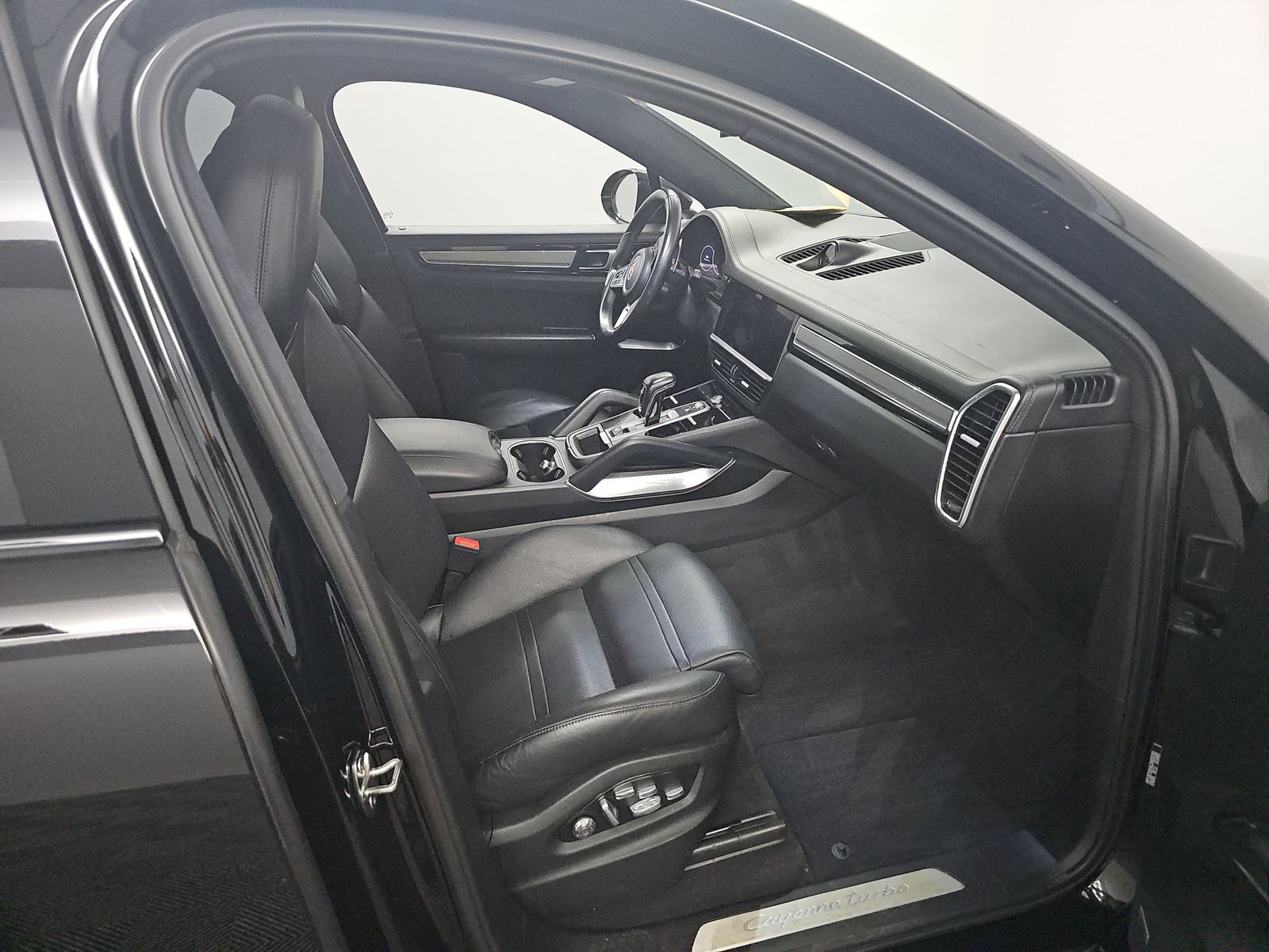 PORSCHE CAYENNE - 9