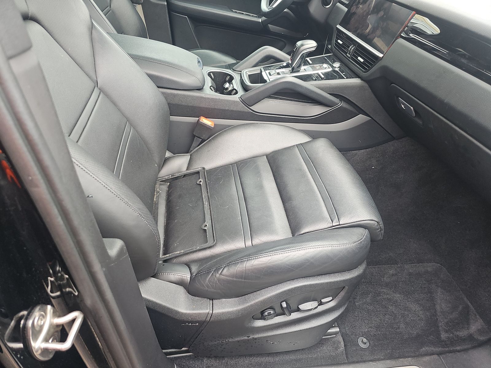 PORSCHE CAYENNE - 9