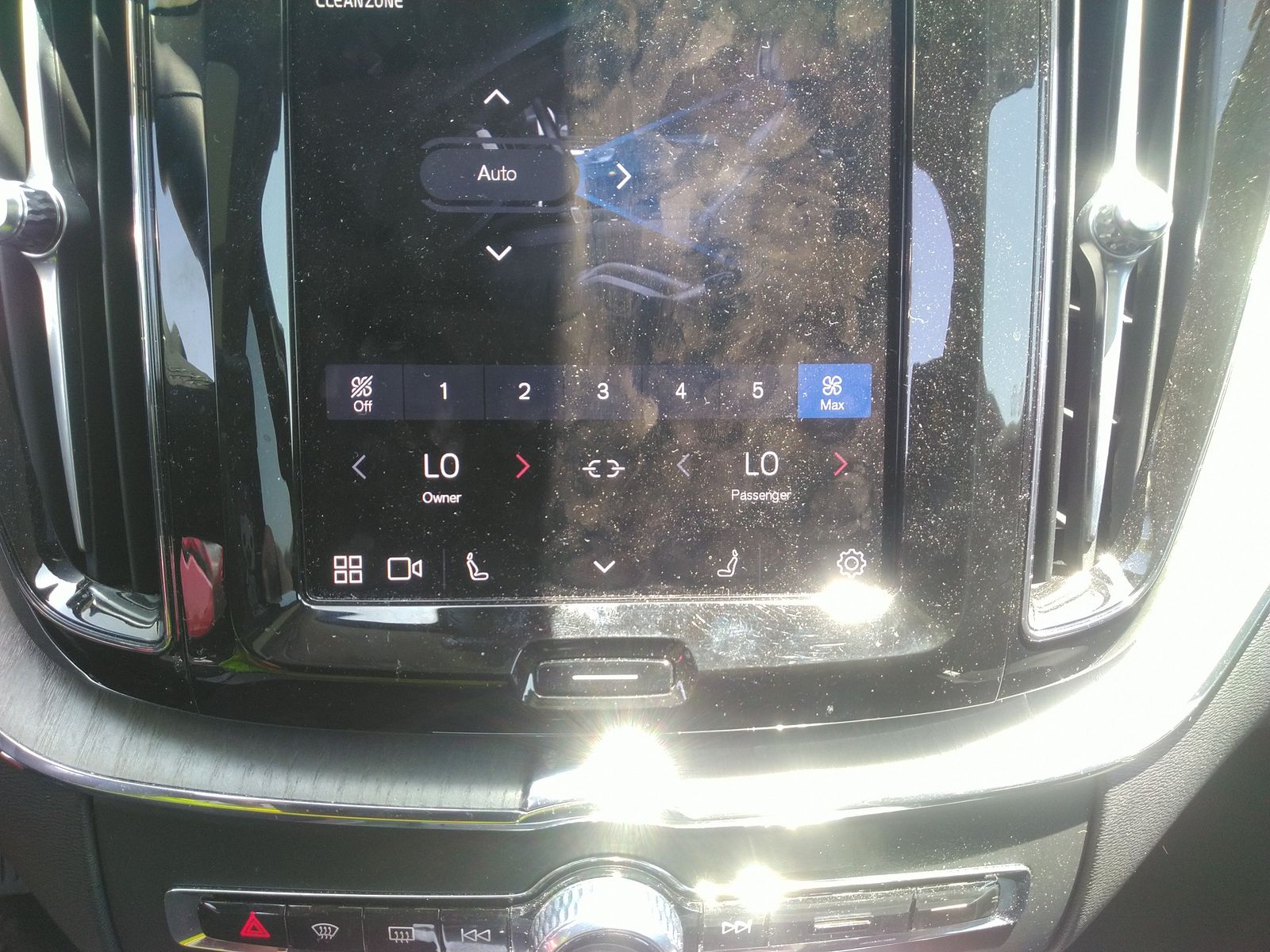 2025 Volvo XC60 B5 Plus FWD