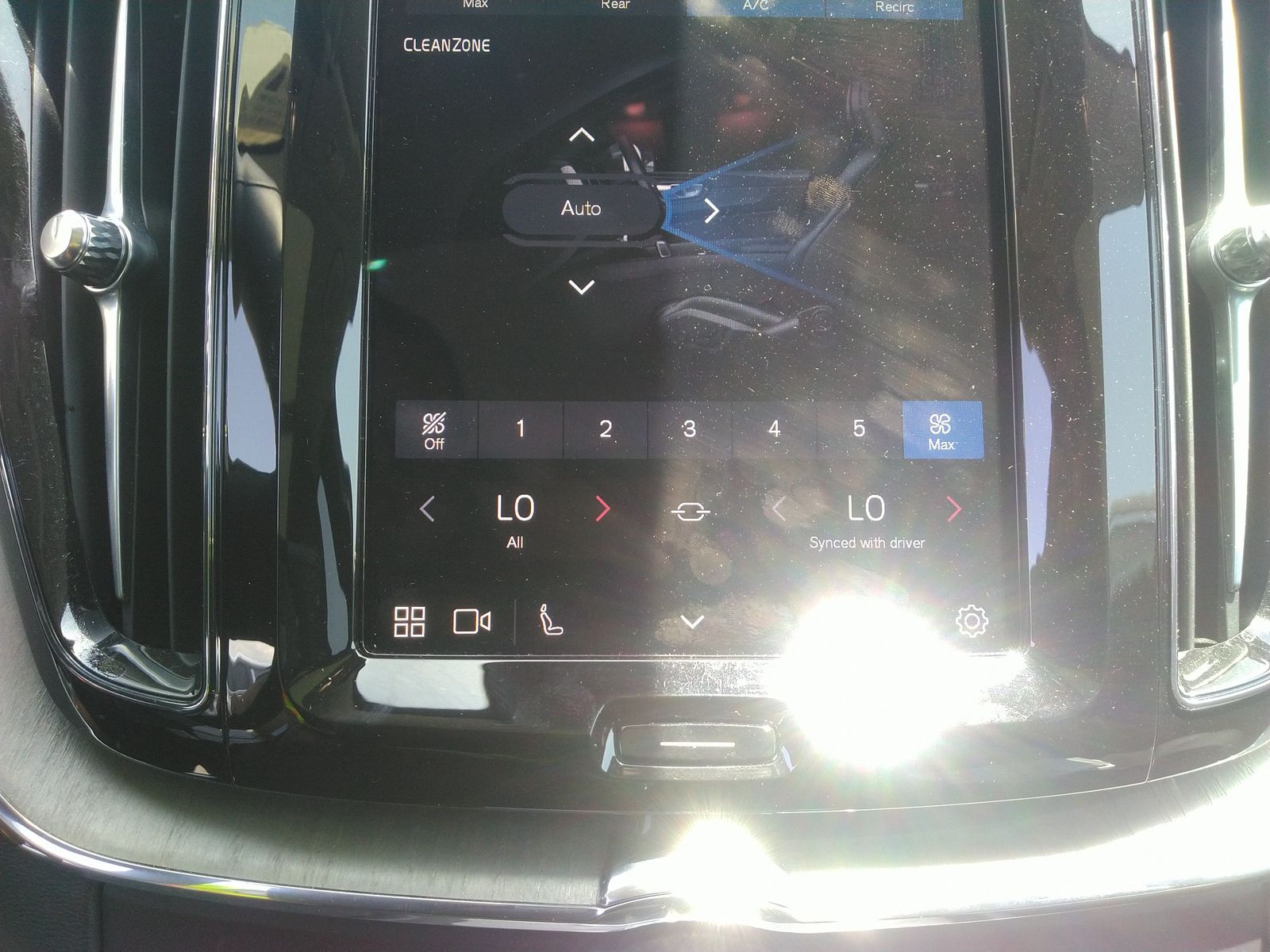 2025 Volvo XC60 B5 Plus FWD