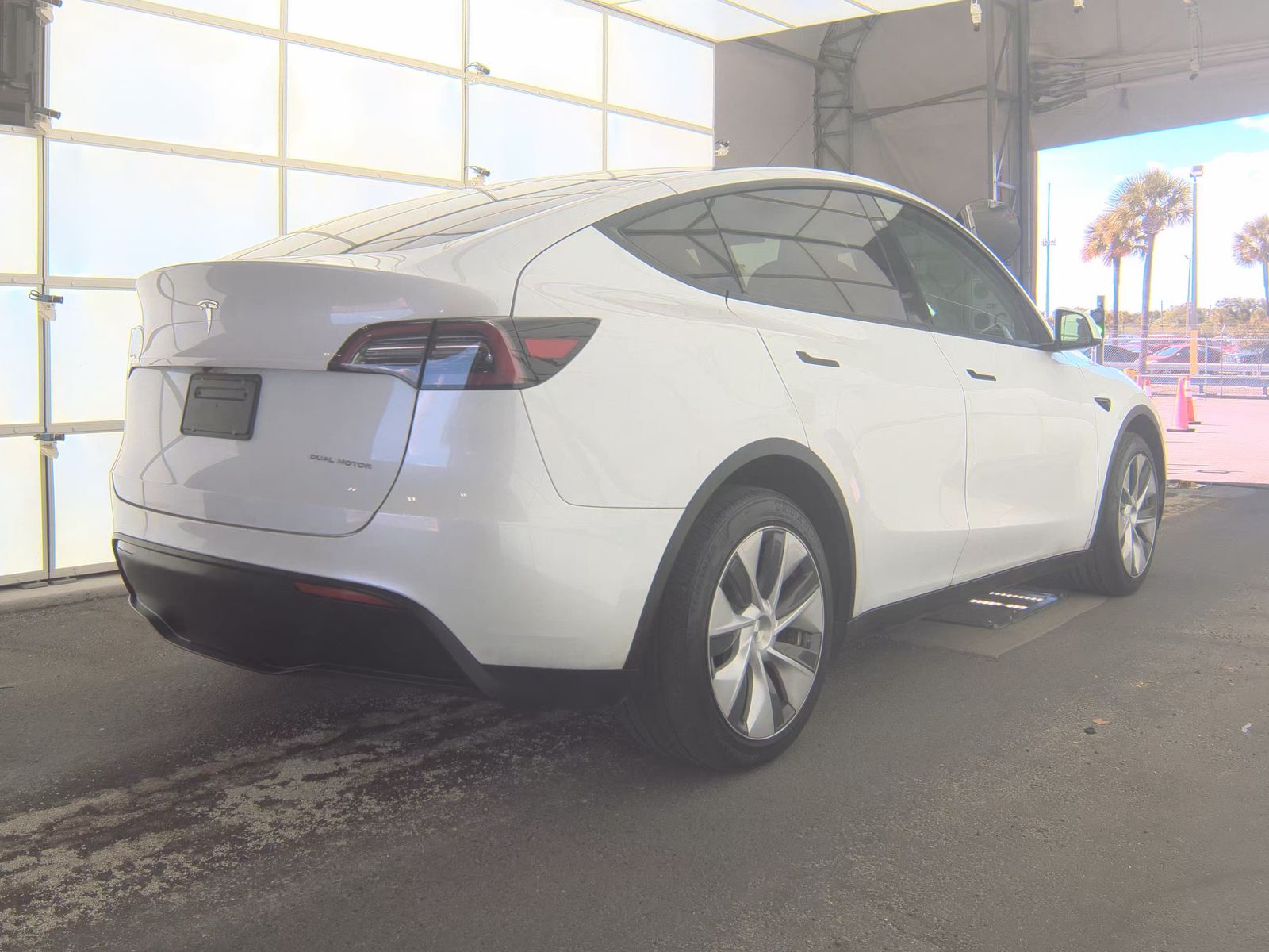 TESLA MODEL Y - 6