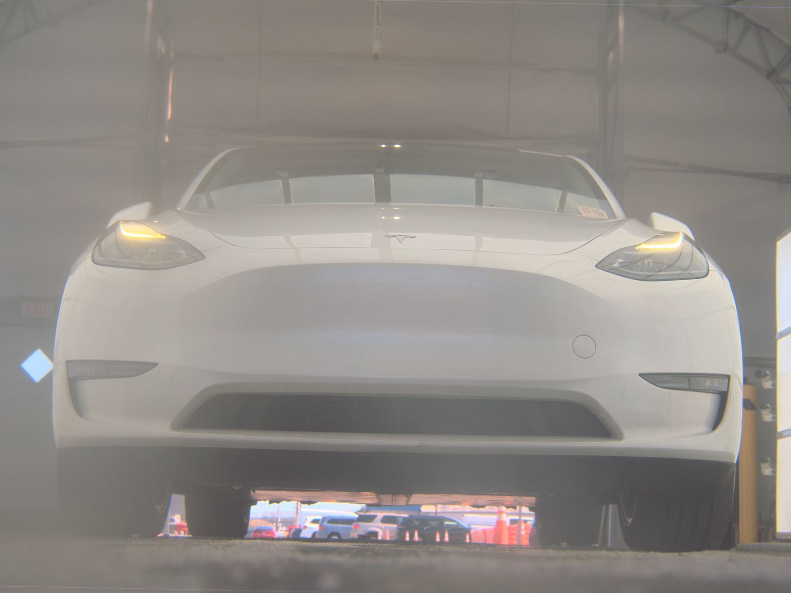 TESLA MODEL Y - 4