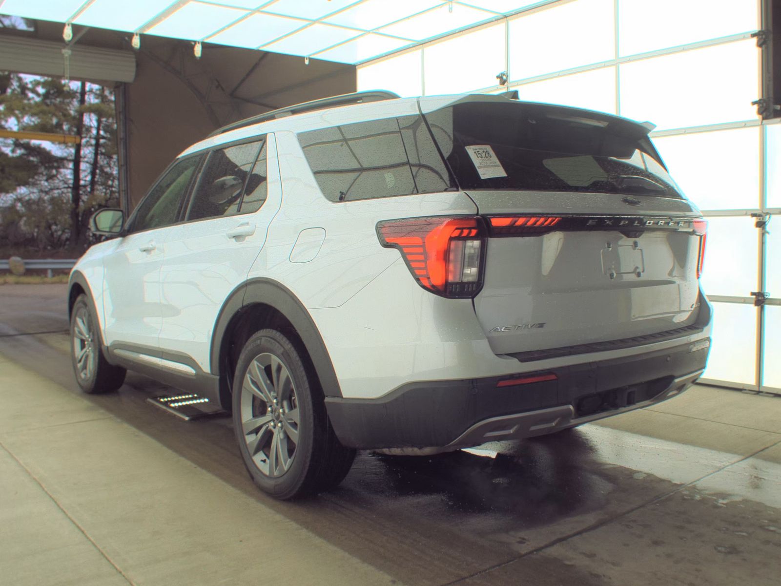 2025 Ford Explorer Active AWD
