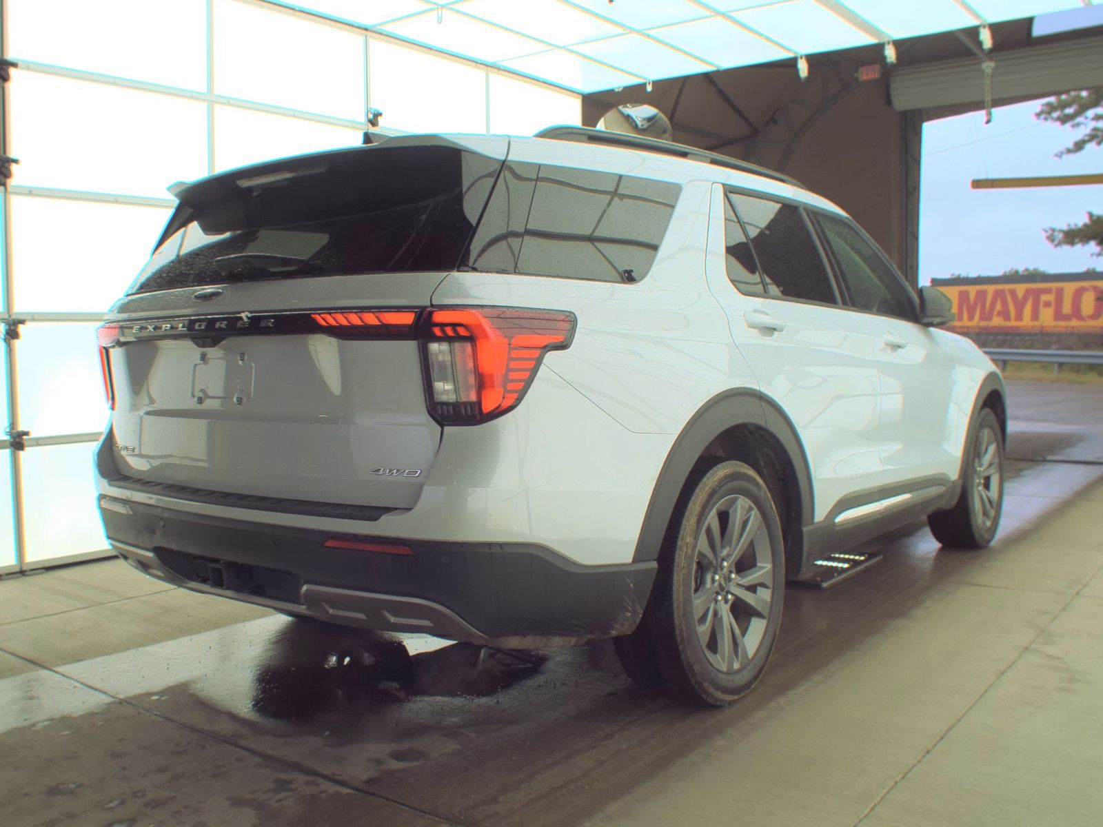 2025 Ford Explorer Active AWD