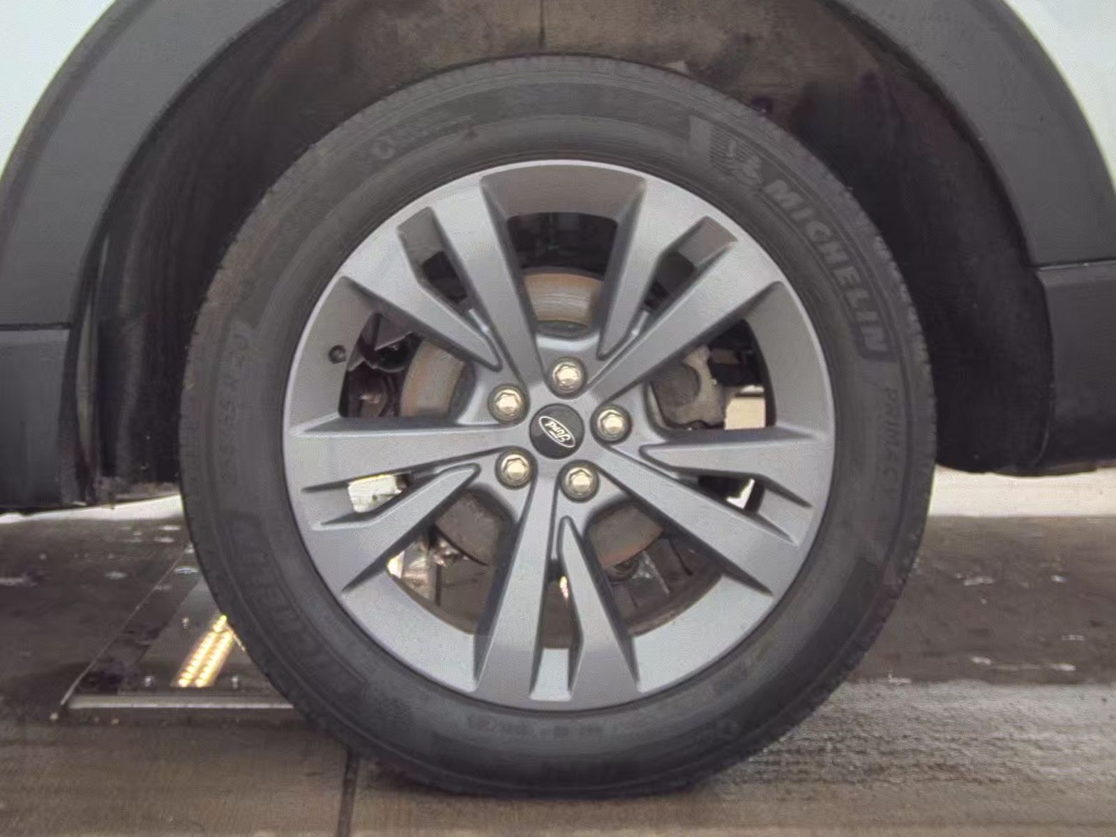 2025 Ford Explorer Active AWD