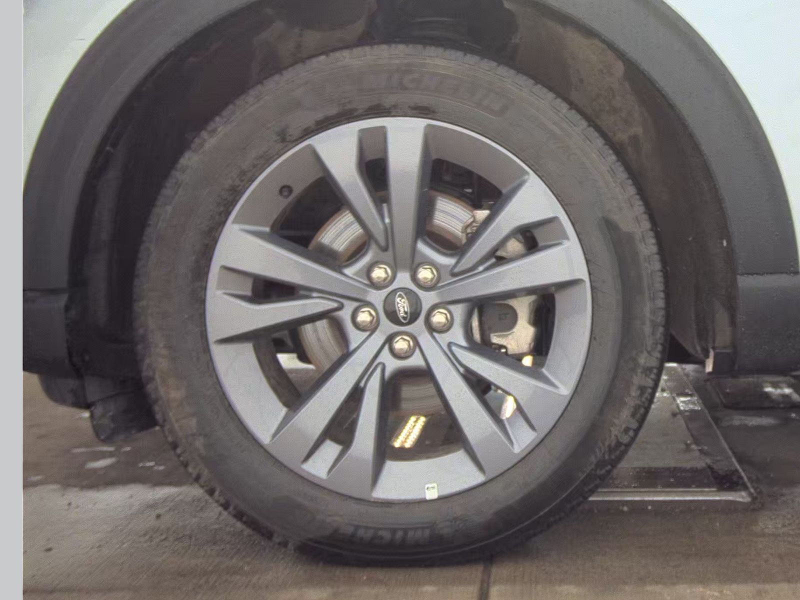 2025 Ford Explorer Active AWD