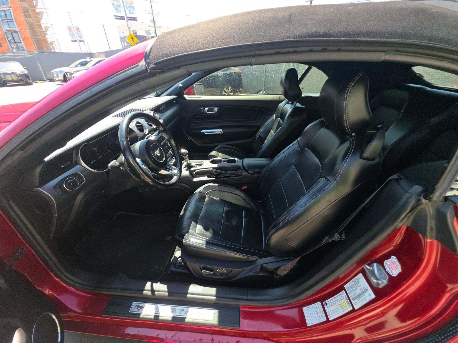 FORD MUSTANG - 8