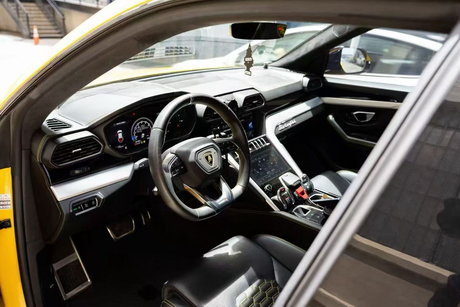 2019 Lamborghini Urus Base AWD