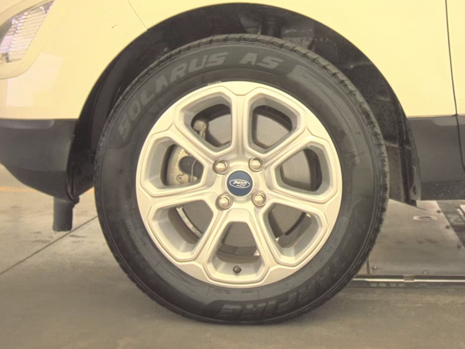 FORD ECOSPORT - 10