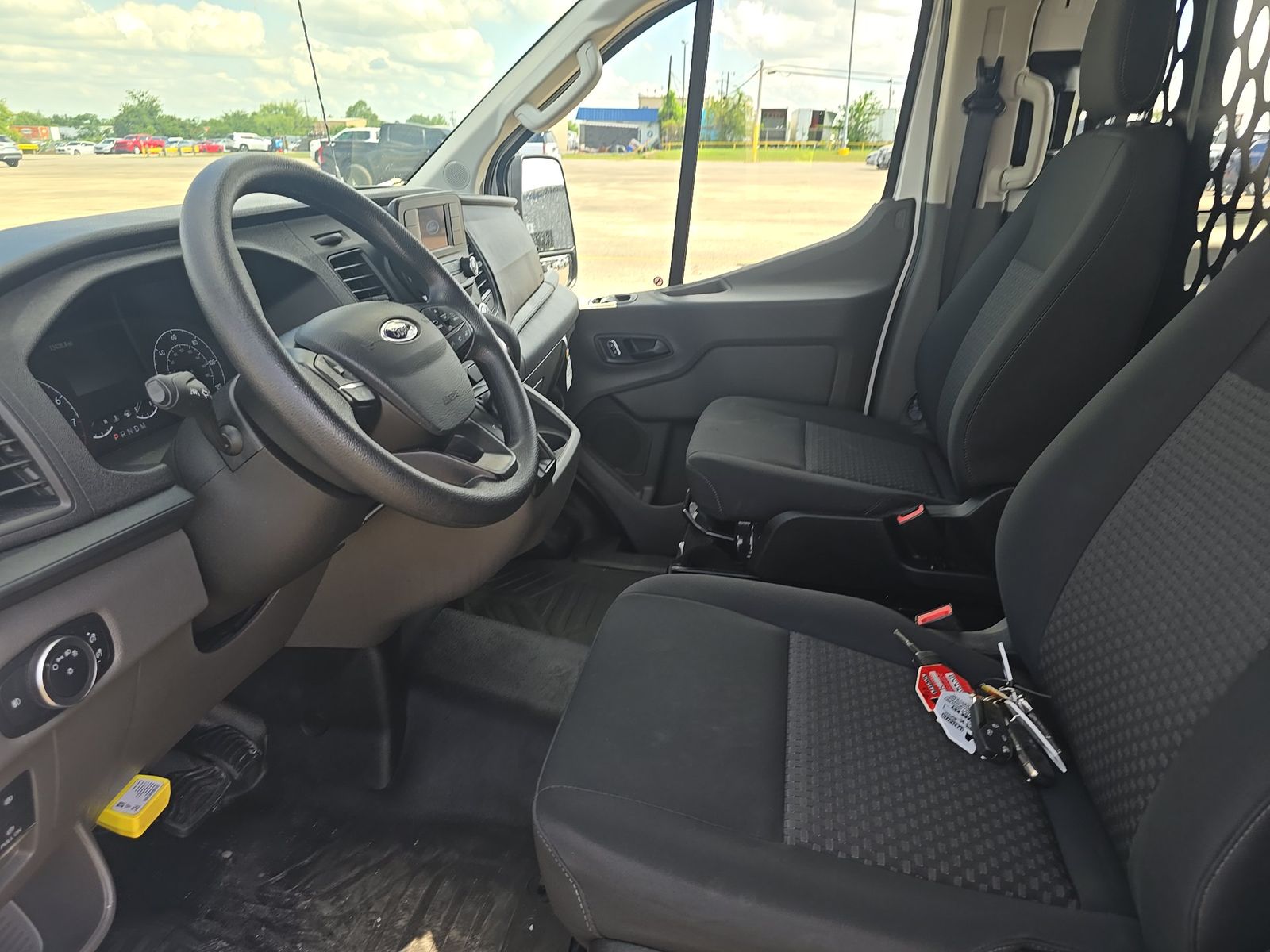 FORD TRANSIT 250 - 8