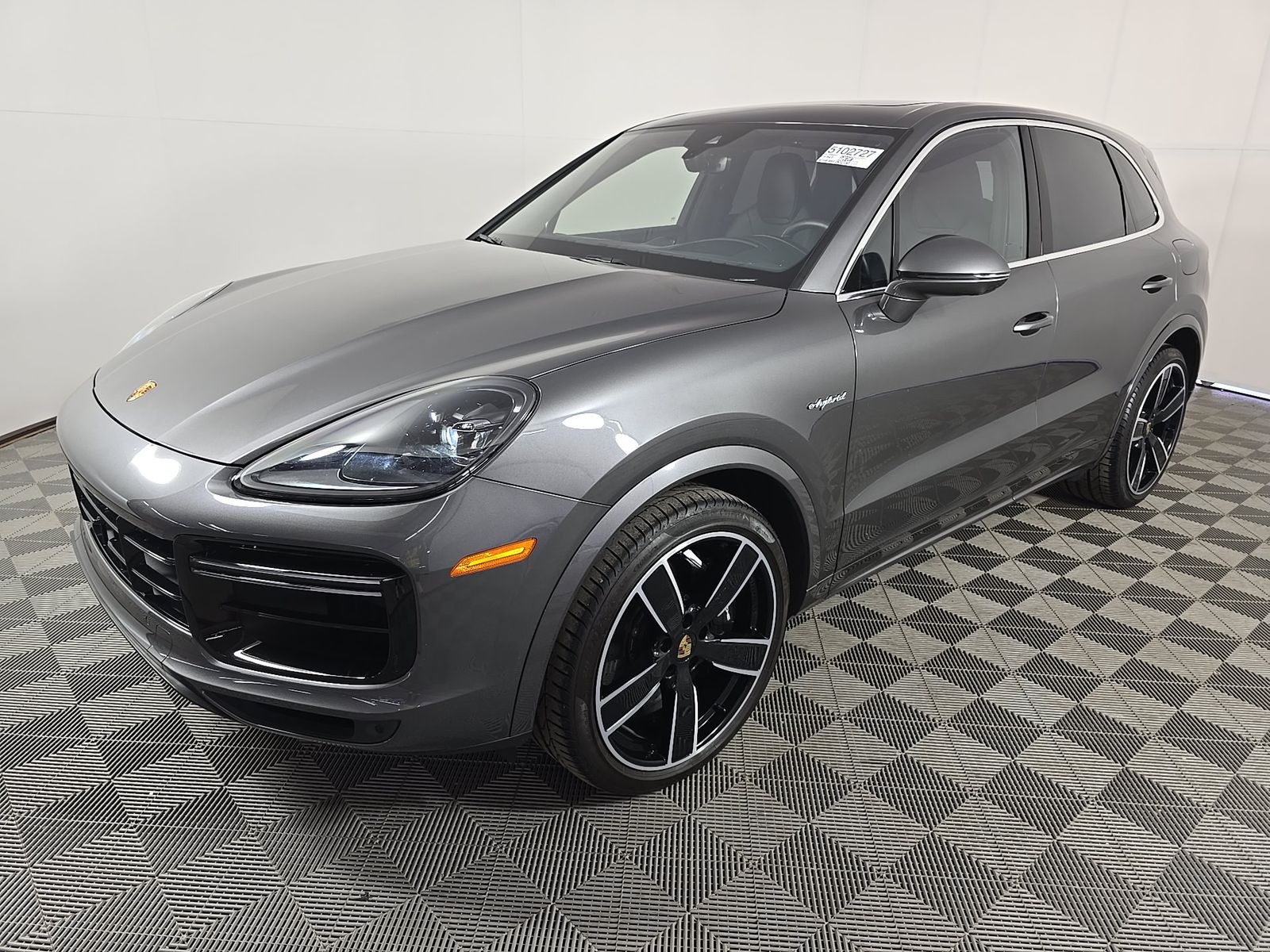 PORSCHE CAYENNE - 1