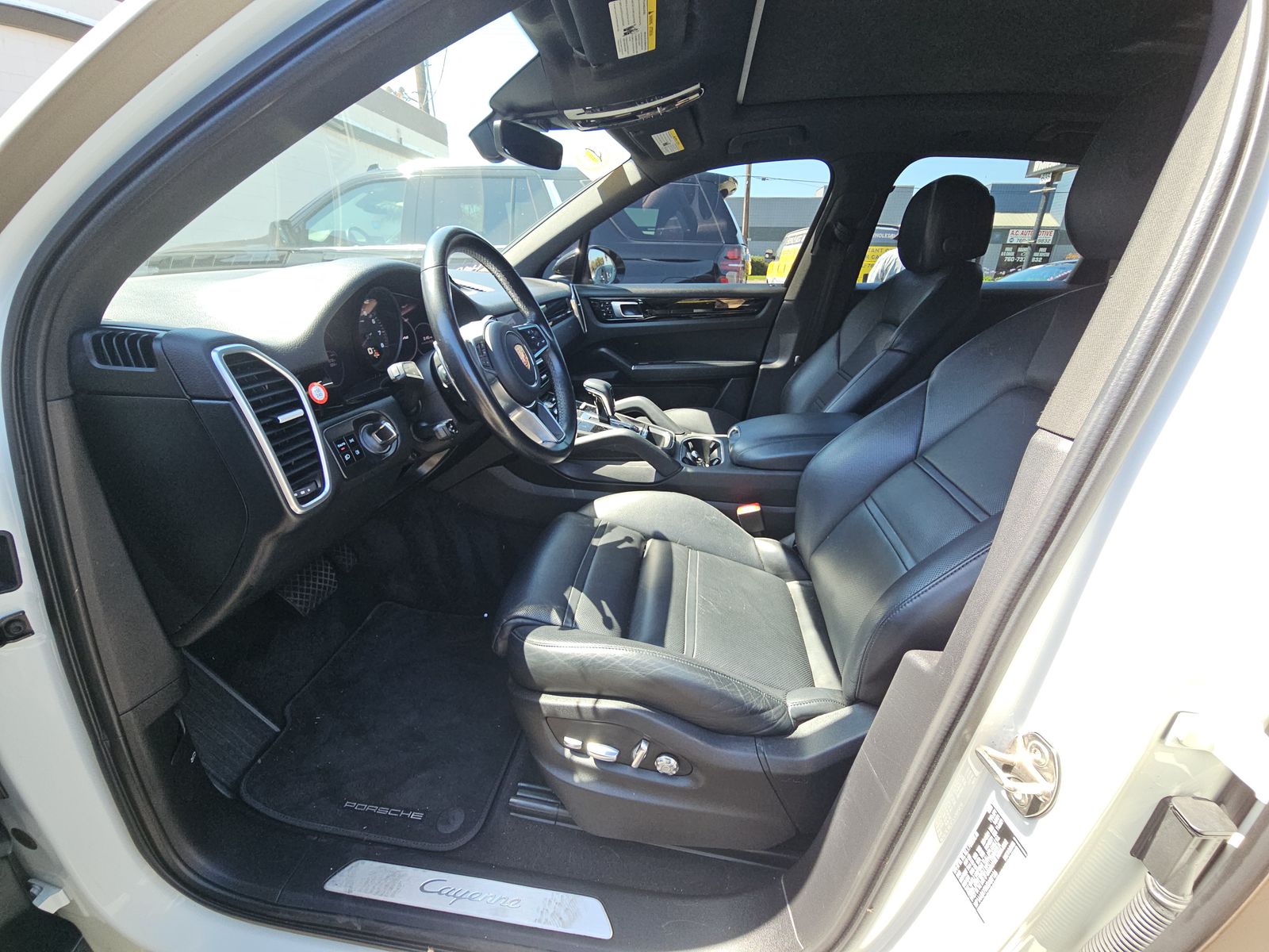 PORSCHE CAYENNE - 8