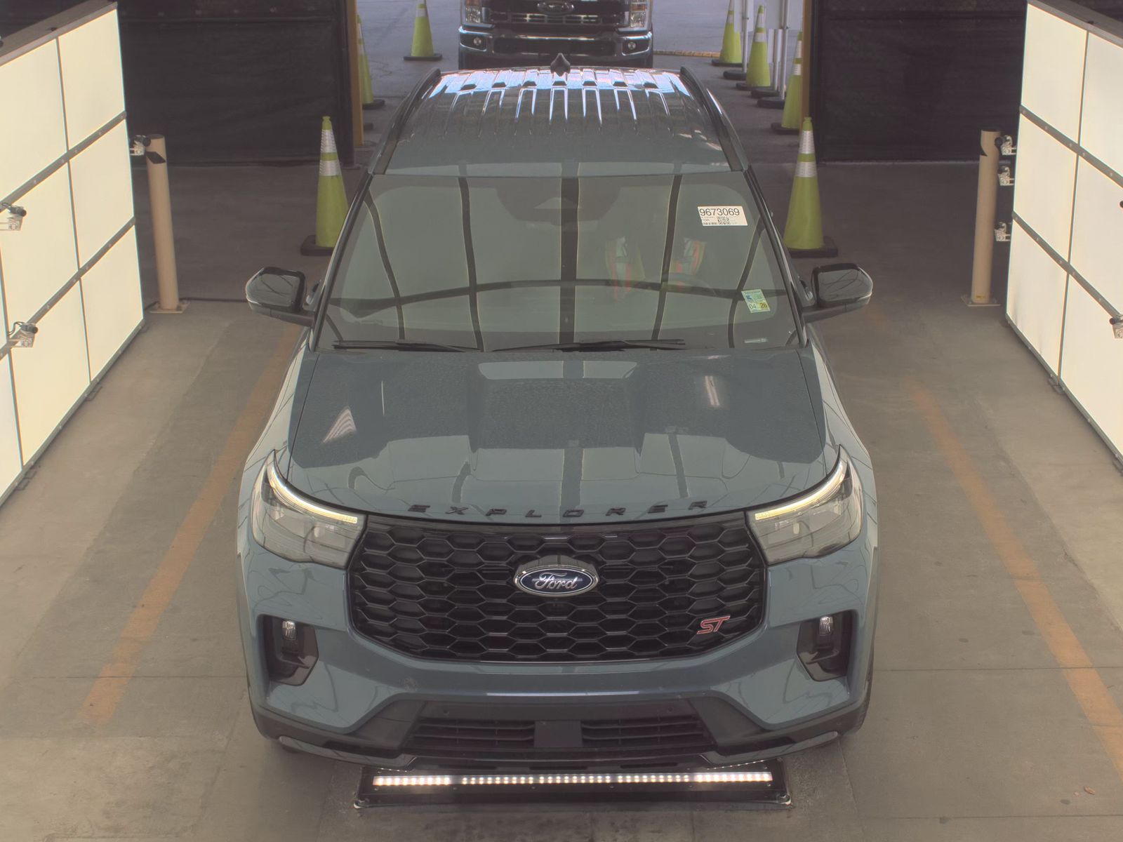FORD EXPLORER - 3