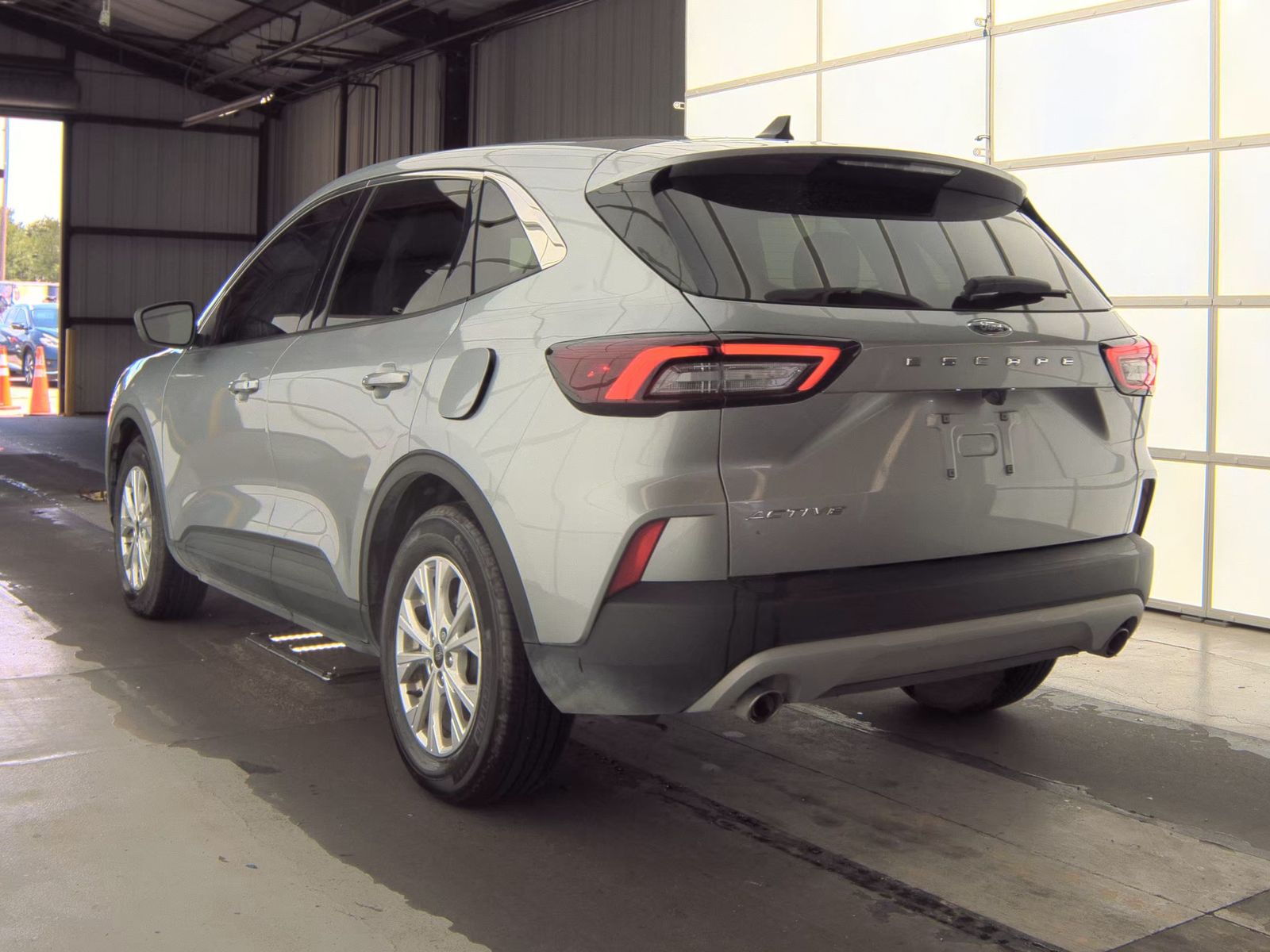 FORD ESCAPE - 9