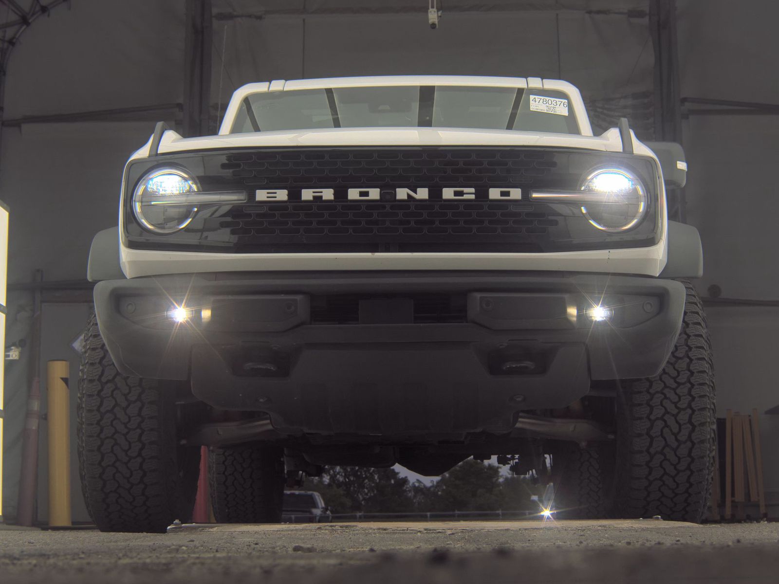 FORD BRONCO - 4