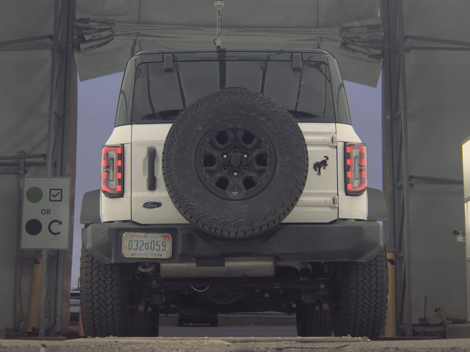 FORD BRONCO - 8