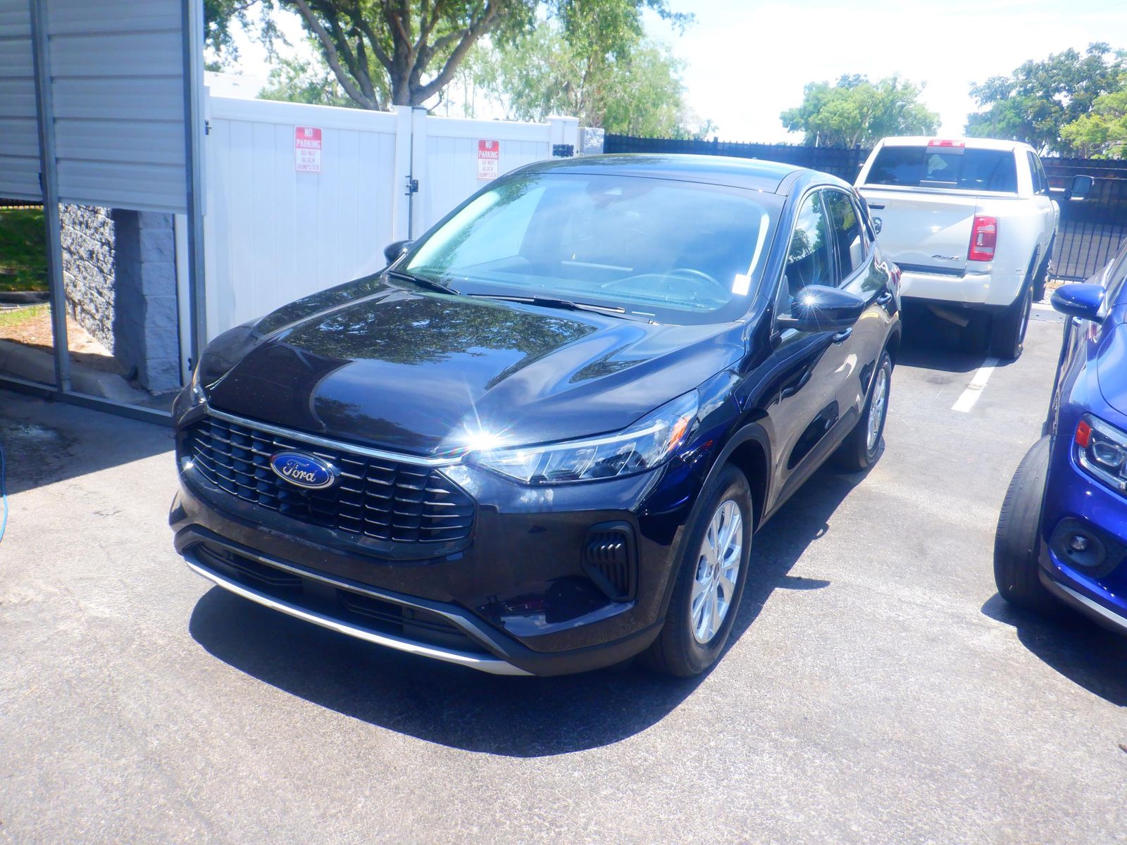 FORD ESCAPE - 1