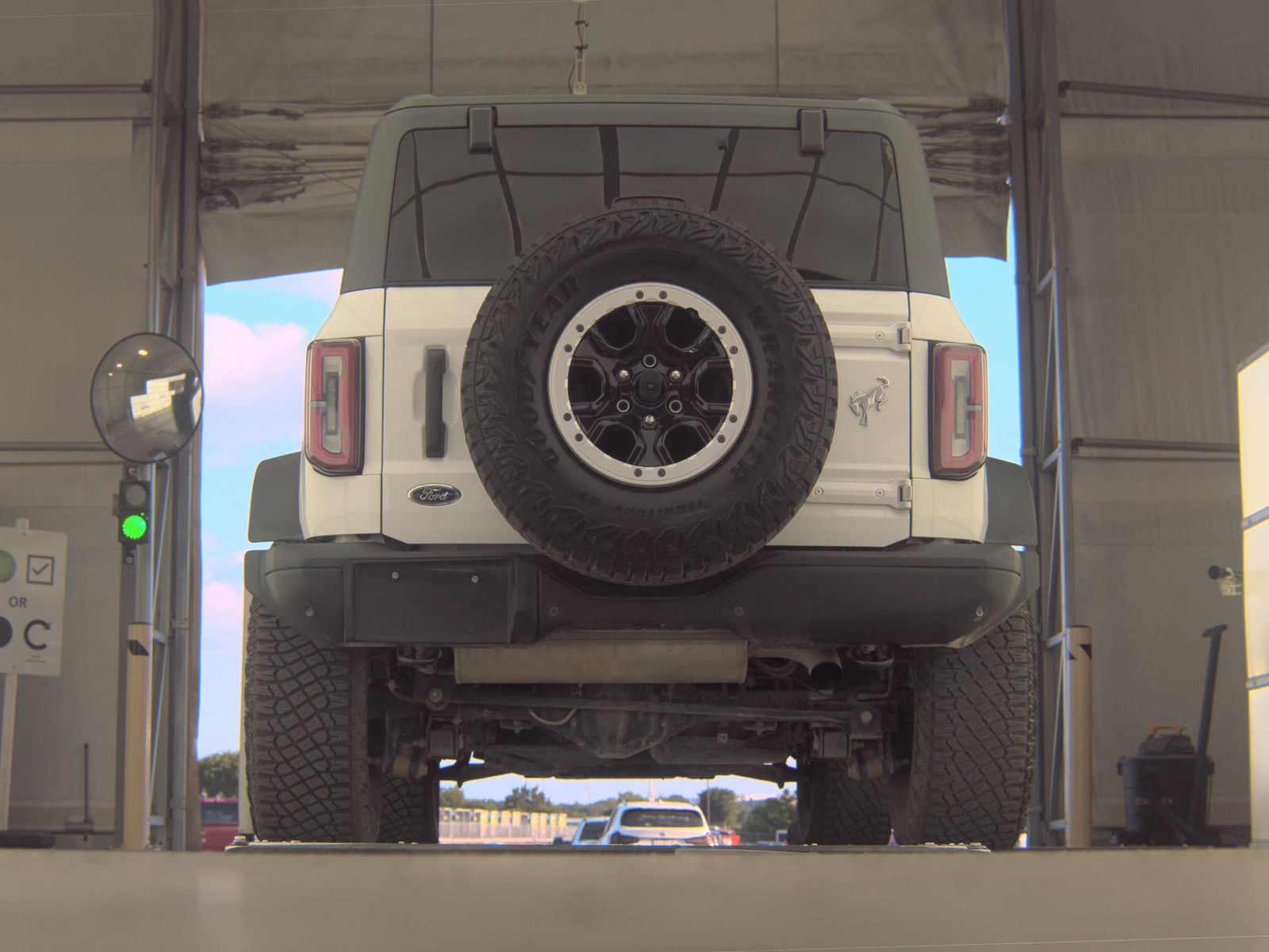 FORD BRONCO - 8