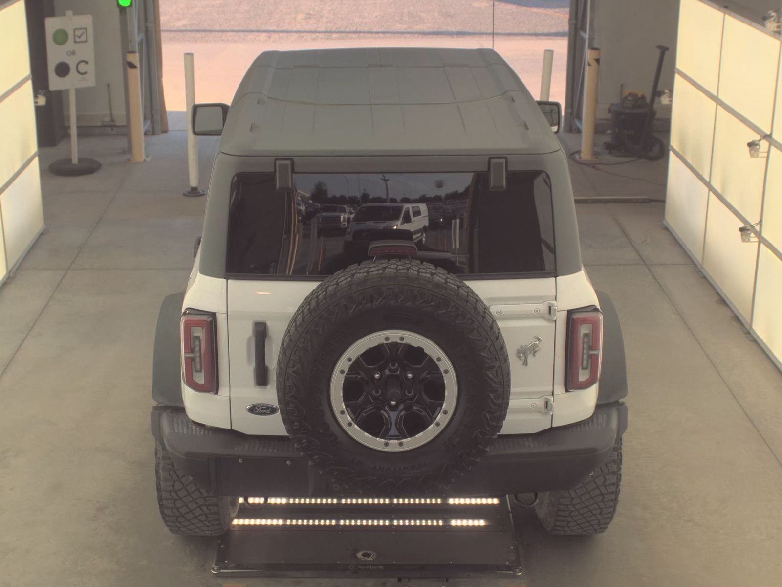 FORD BRONCO - 7