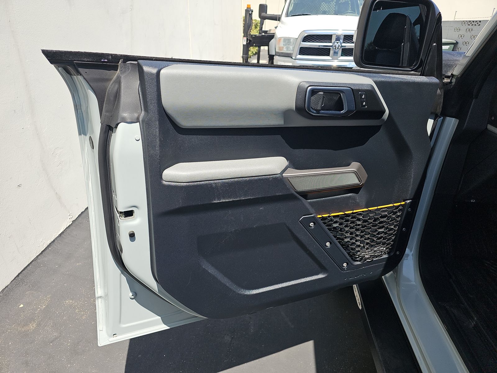 FORD BRONCO - 10
