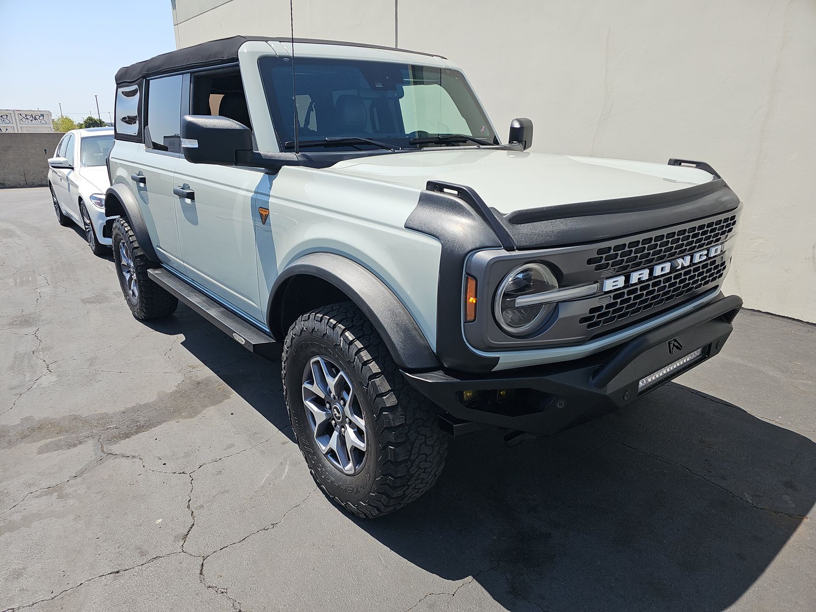 FORD BRONCO - 4