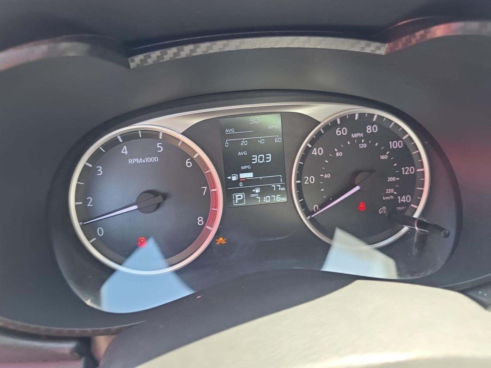 NISSAN VERSA - 7