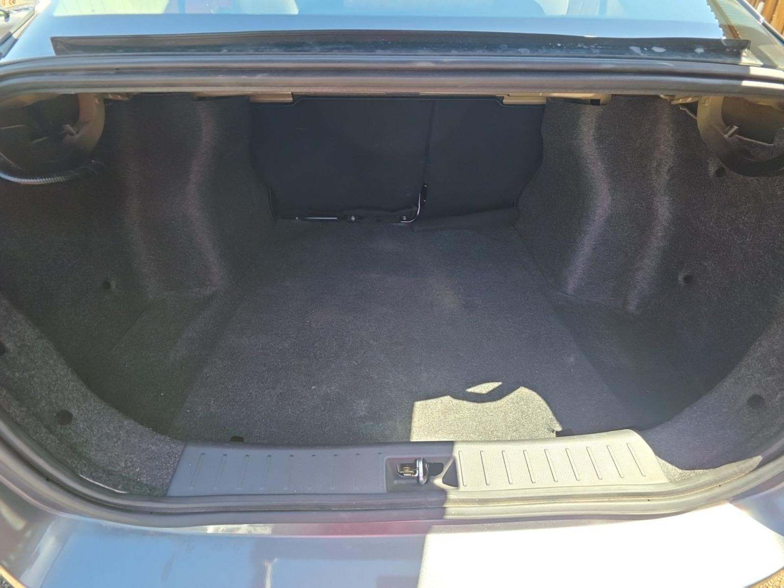 NISSAN VERSA - 9