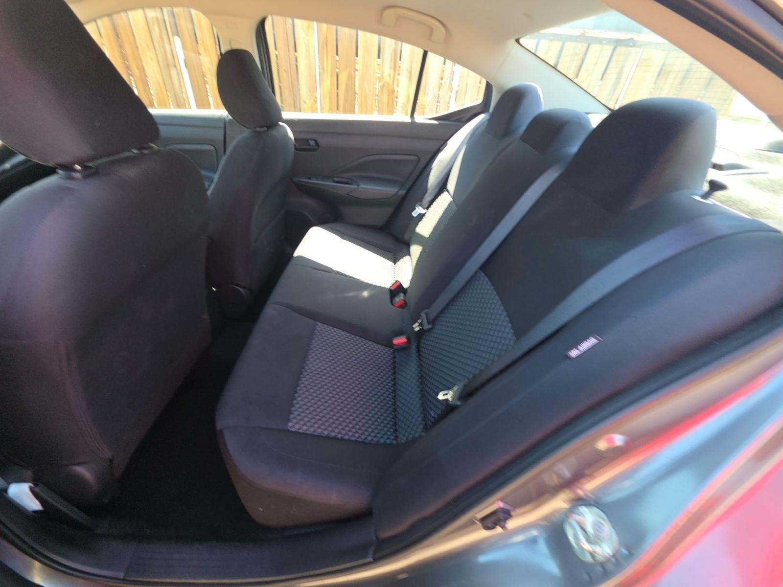 NISSAN VERSA - 8