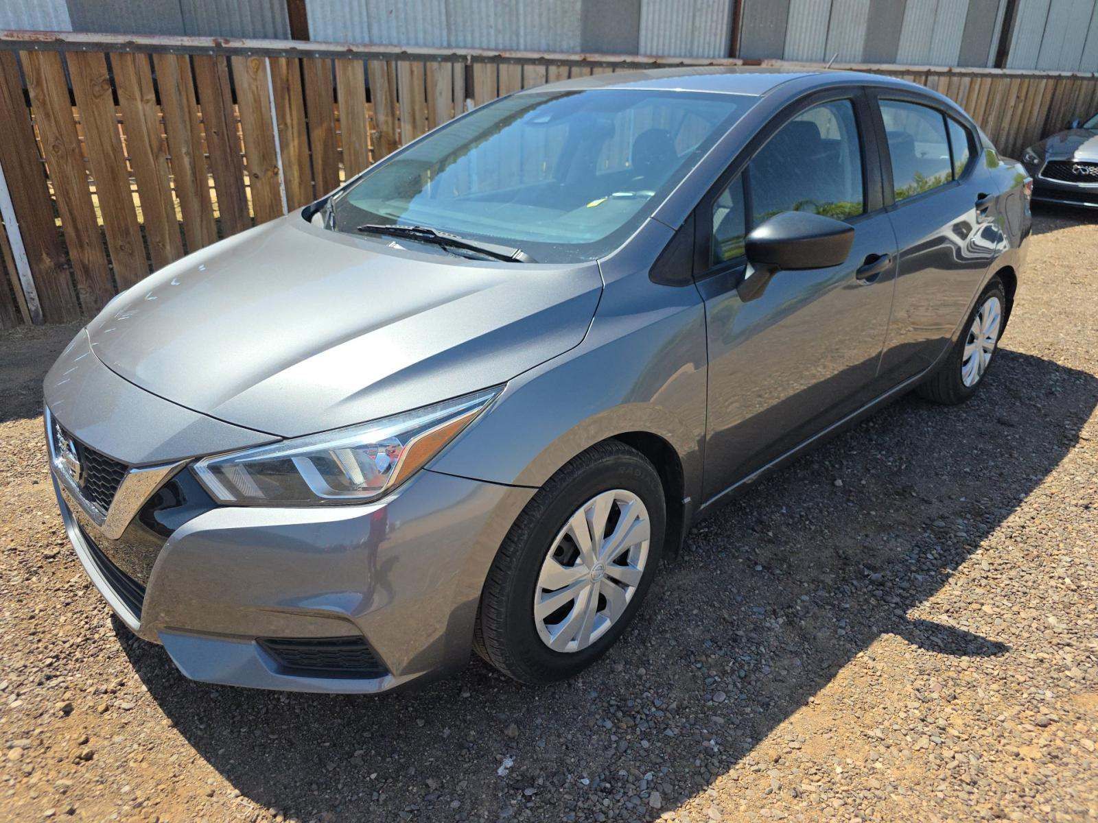 NISSAN VERSA - 1