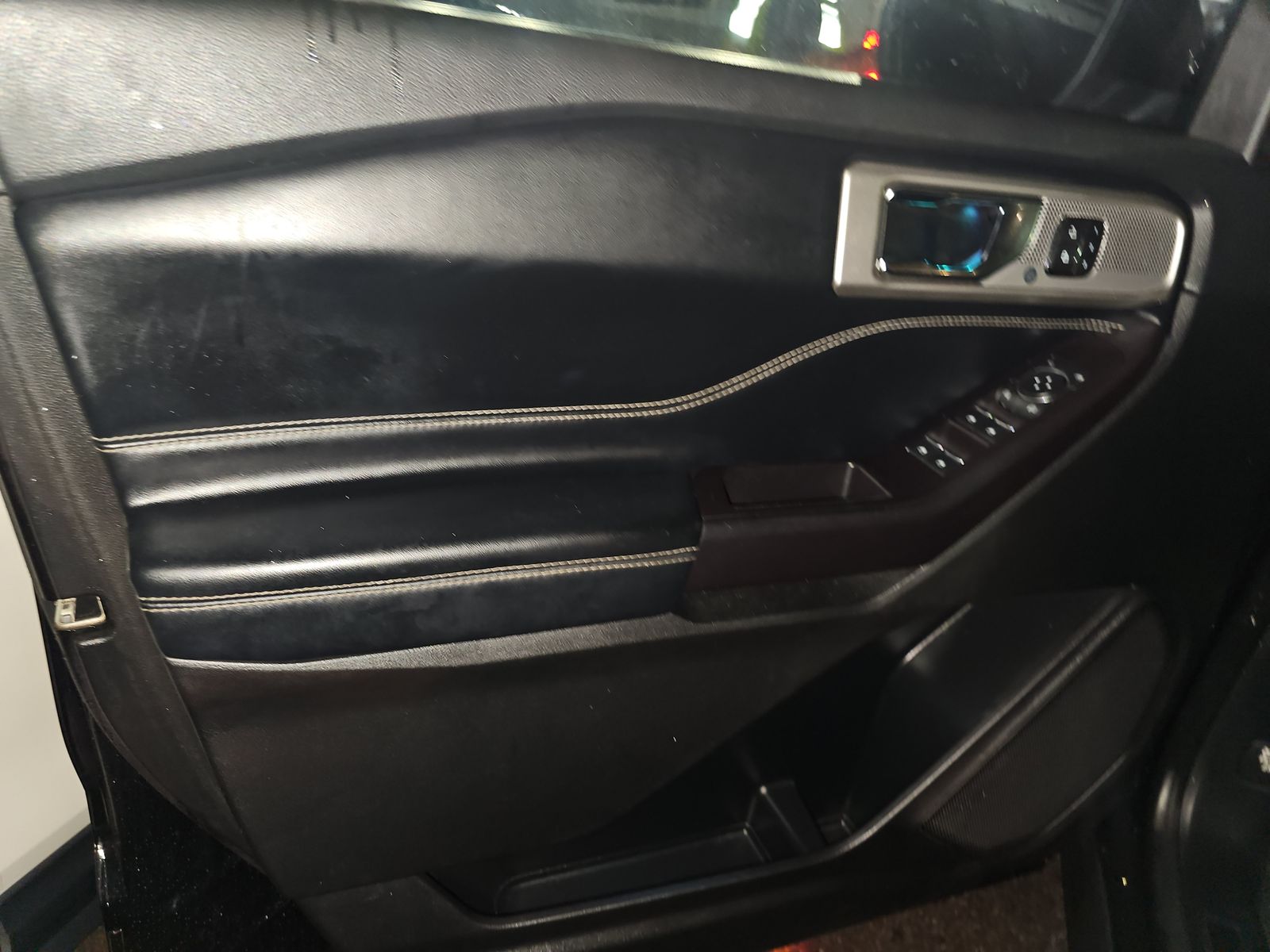 FORD EXPLORER - 10
