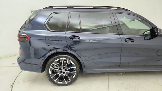 2026 BMW X7 M60i AWD