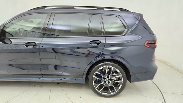 2026 BMW X7 M60i AWD