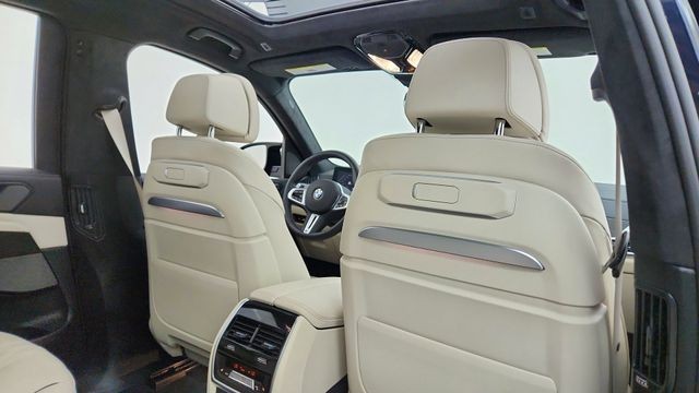 2026 BMW X7 M60i AWD