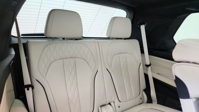 2026 BMW X7 M60i AWD
