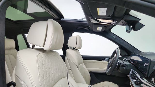 2026 BMW X7 M60i AWD