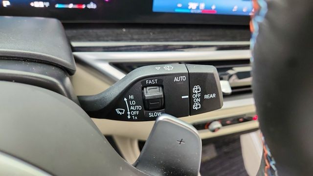 2026 BMW X7 M60i AWD