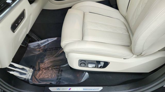 2026 BMW X7 M60i AWD