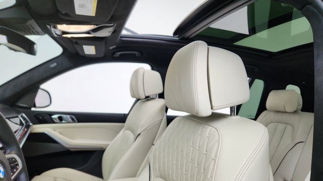 2026 BMW X7 M60i AWD