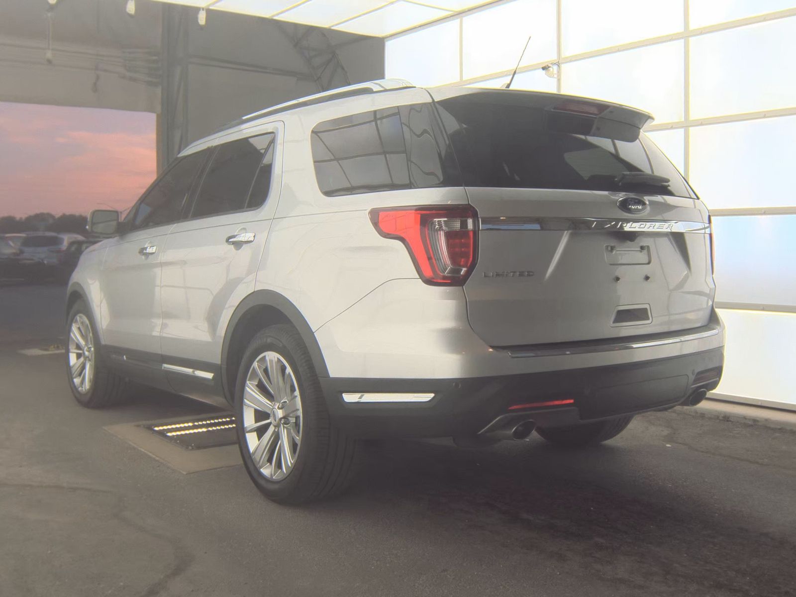 FORD EXPLORER - 9