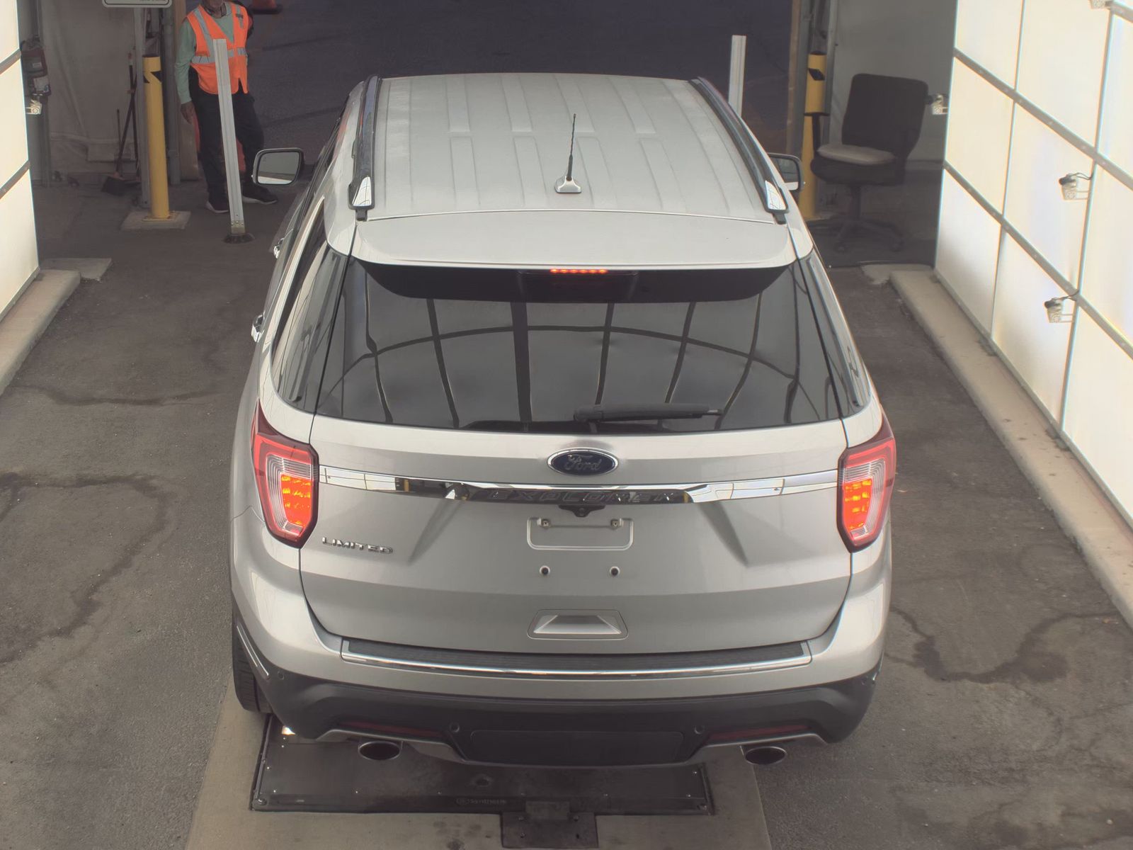 FORD EXPLORER - 7