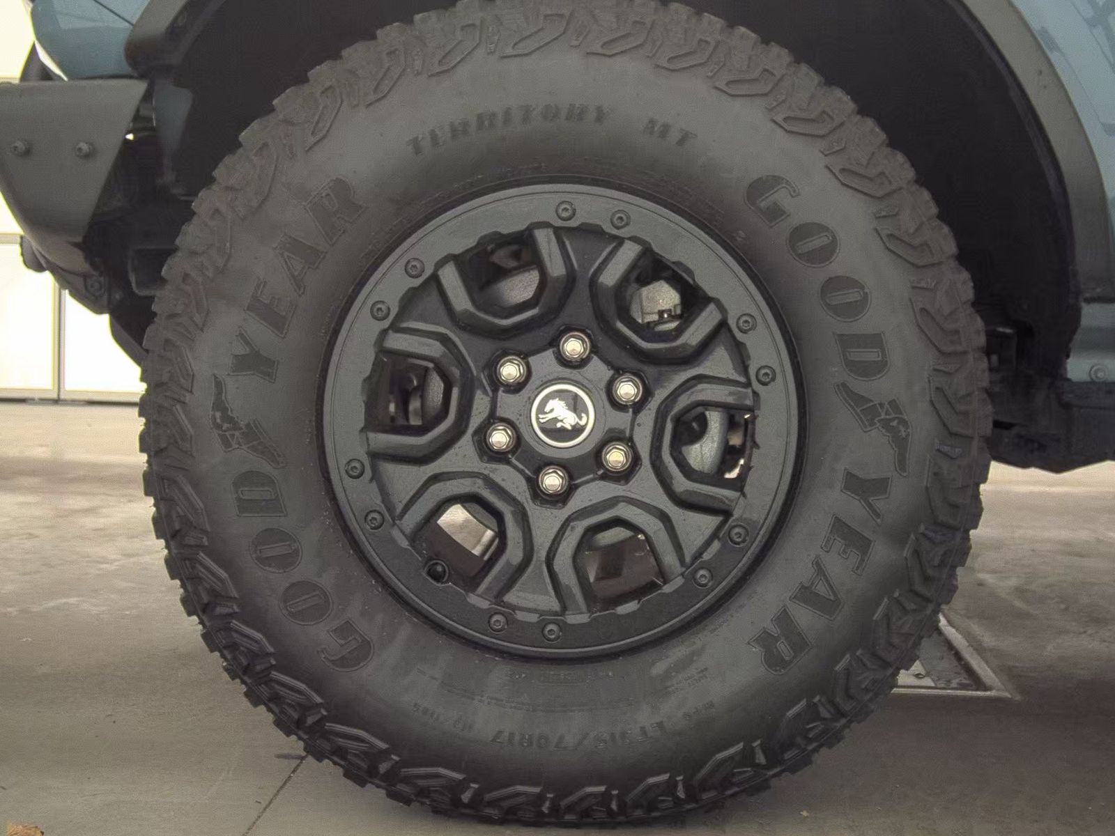 FORD BRONCO - 10