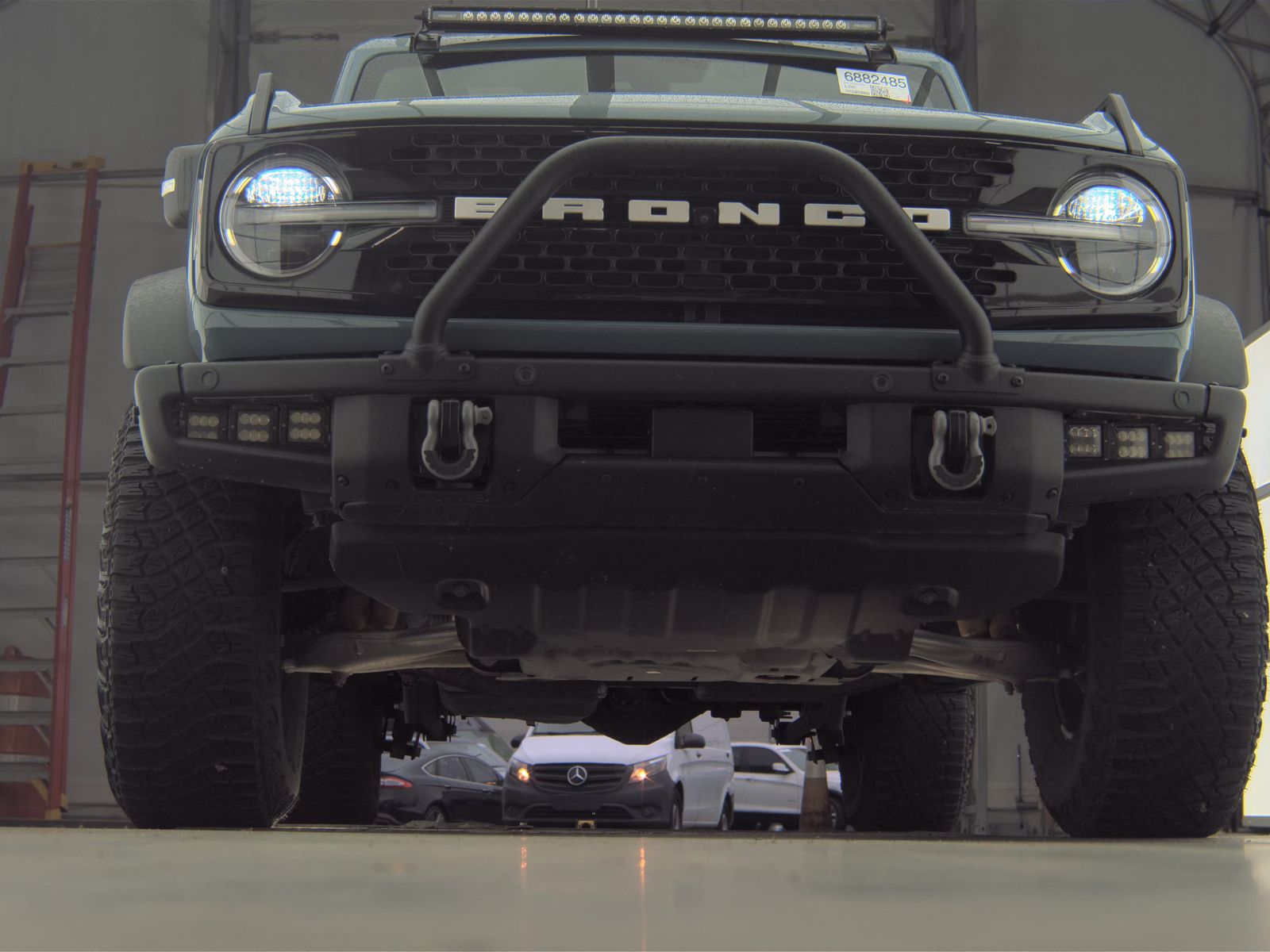 FORD BRONCO - 4
