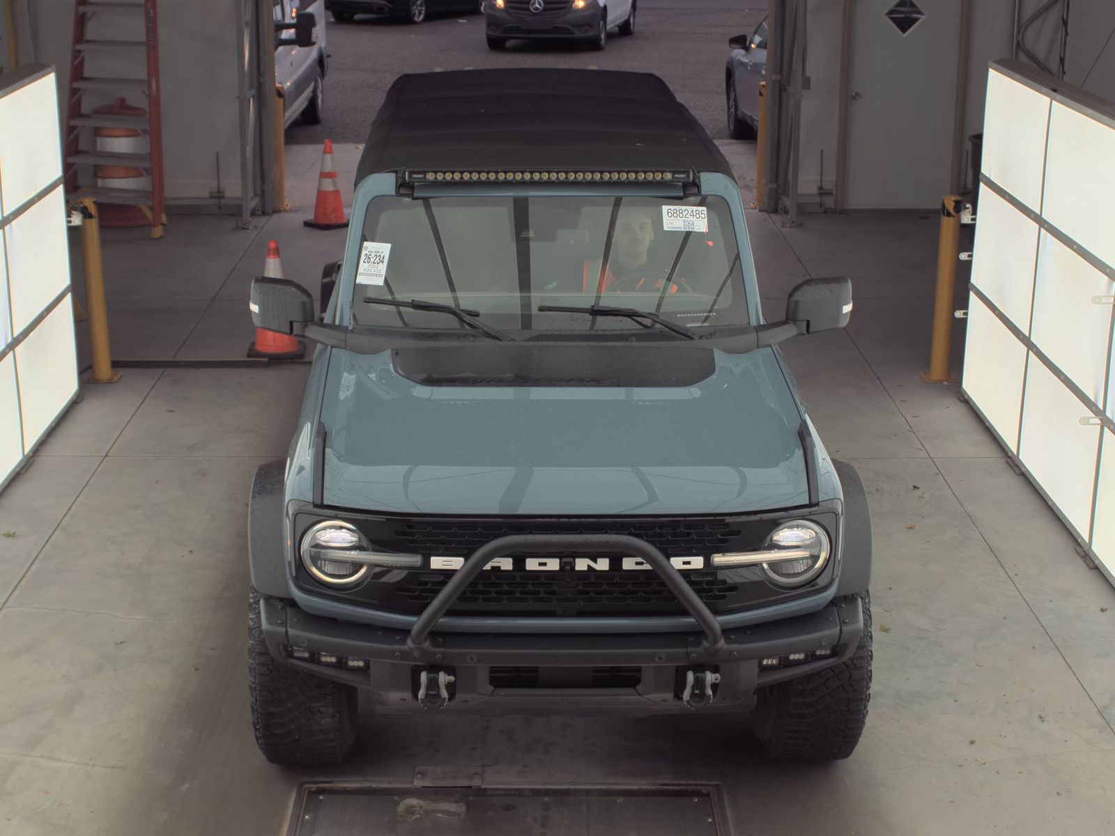 FORD BRONCO - 3