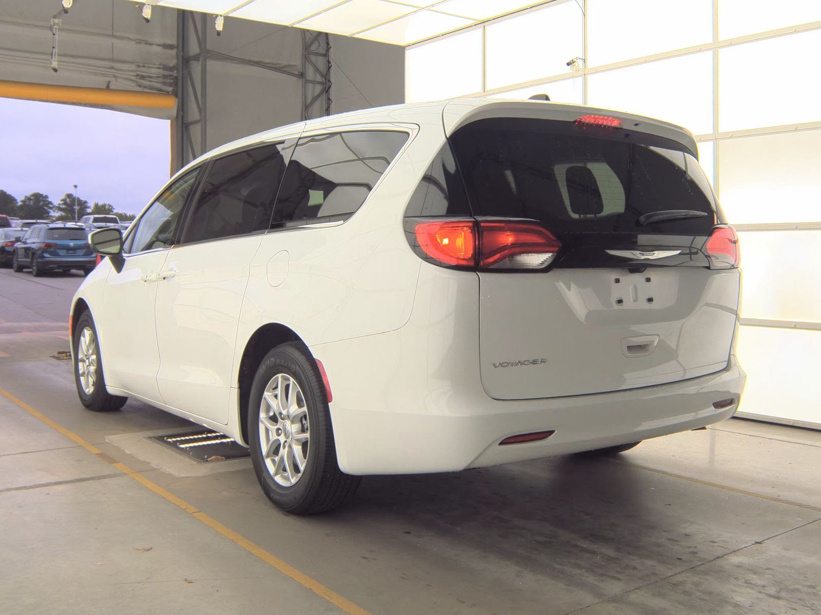 CHRYSLER VOYAGER - 9