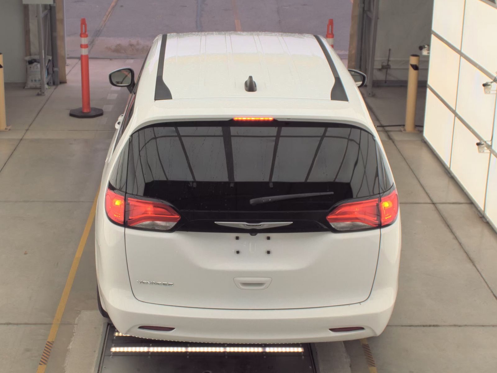 CHRYSLER VOYAGER - 7