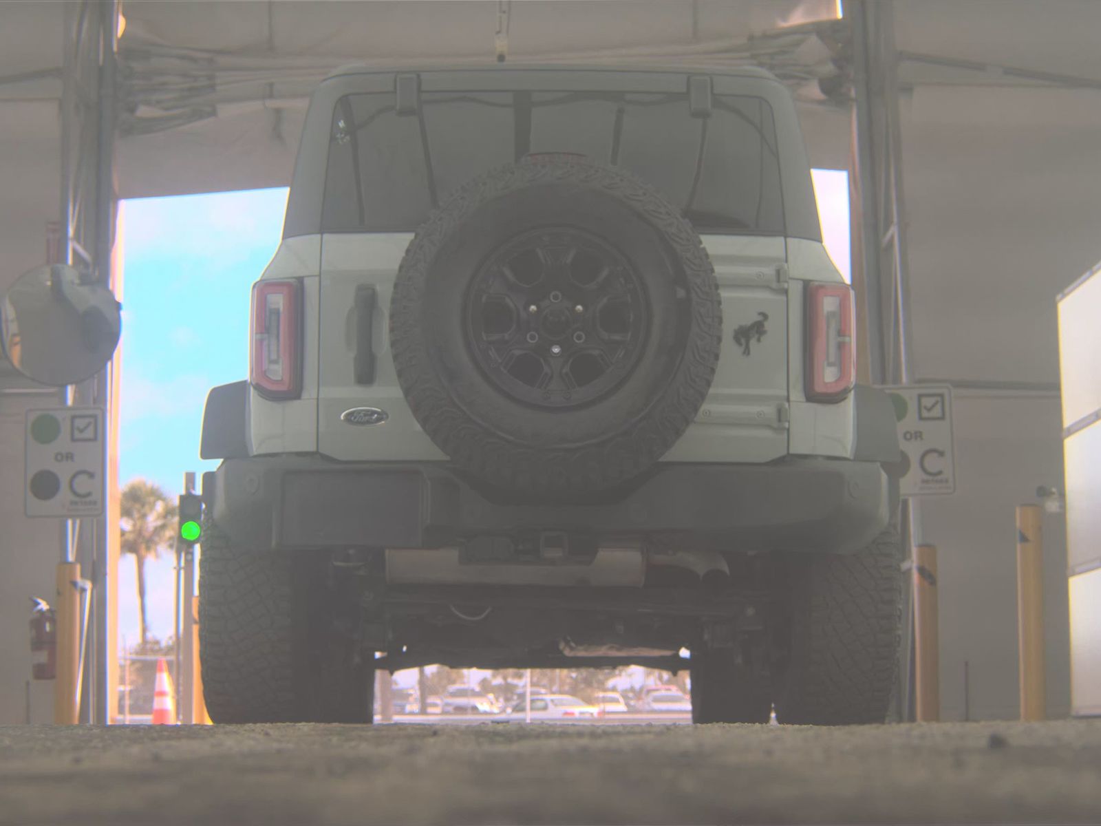 FORD BRONCO - 8