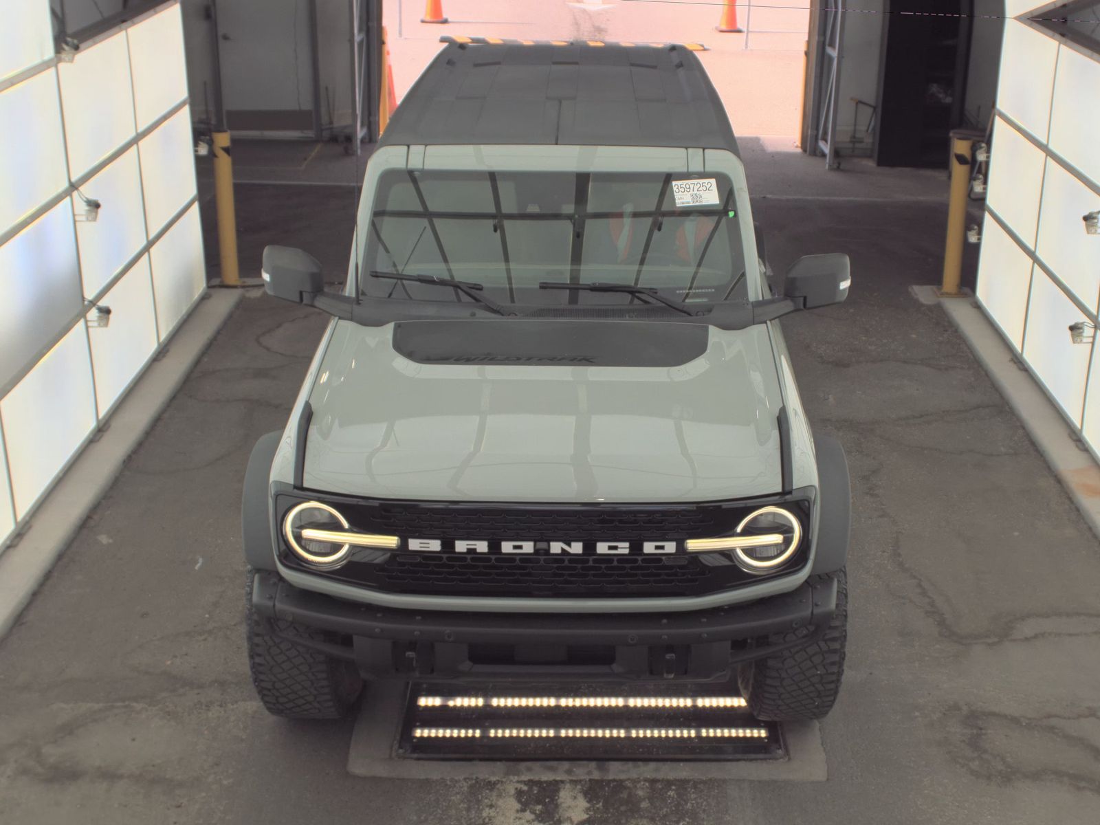 FORD BRONCO - 3