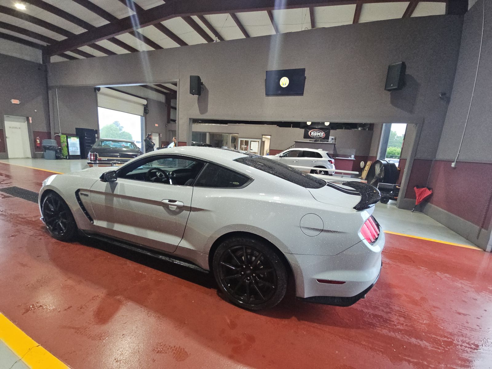 FORD MUSTANG - 7