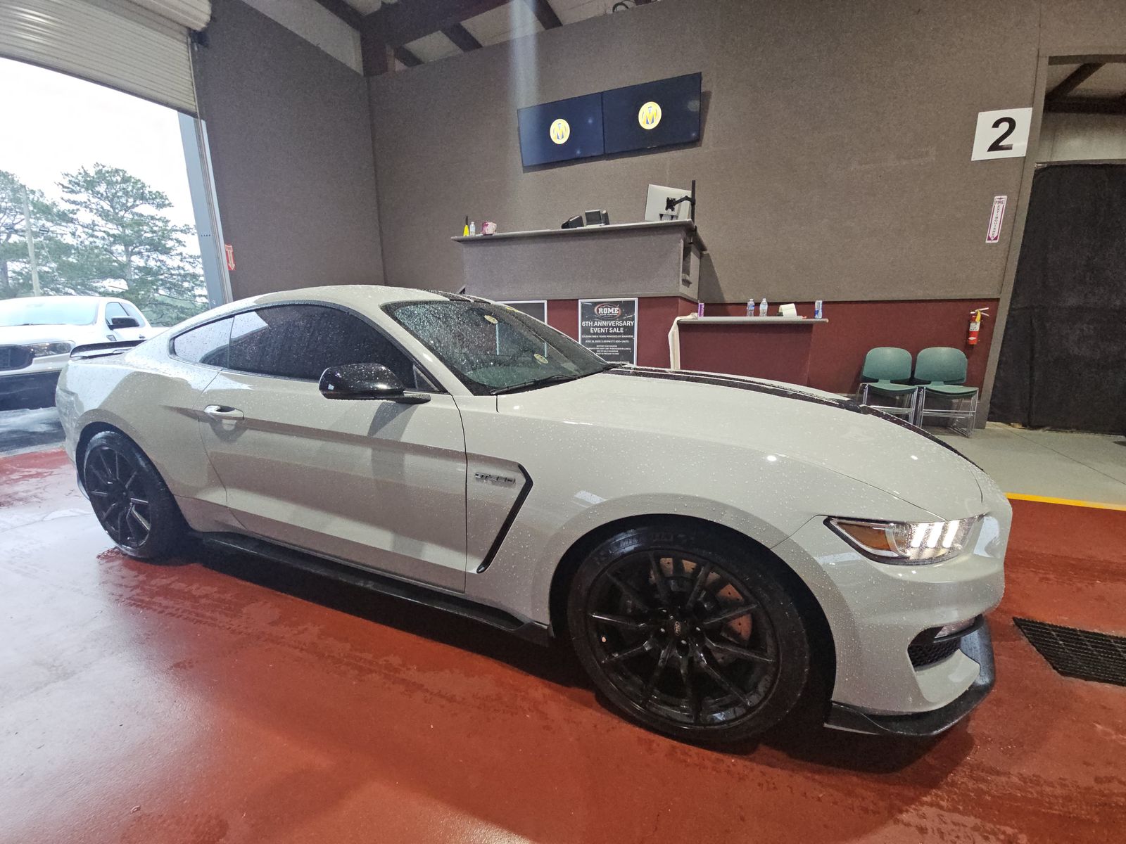 FORD MUSTANG - 4